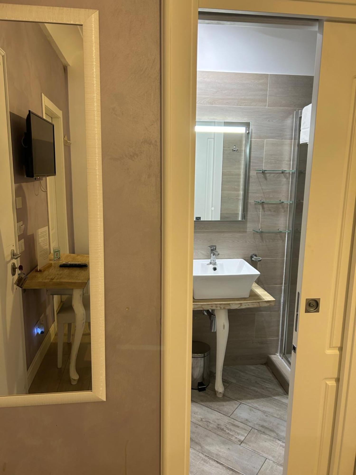 Chiaia Roof Bed and Breakfast Νάπολη Δωμάτιο φωτογραφία